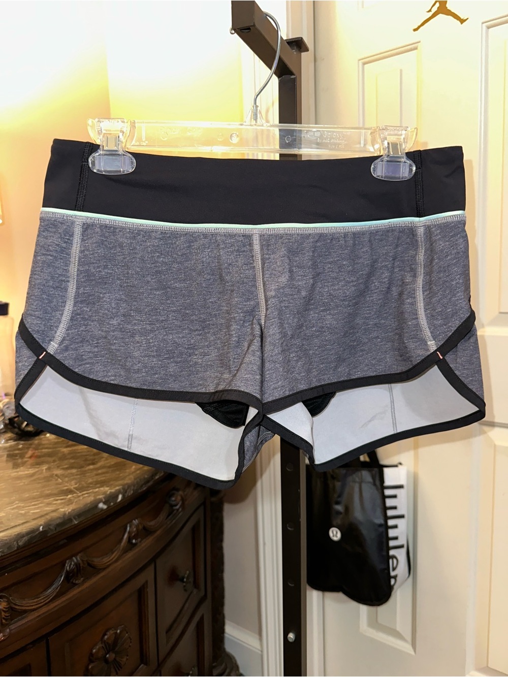 Lululemon Speed up shorts size 6
